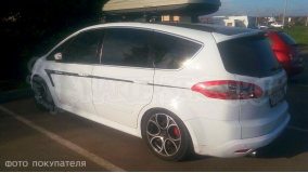 Акцентные полосы на борт Ford S-max, вид 1