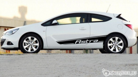 Наклейки "Спортивные полосы" на Опель Астра GTC 2012 купе, вид 2