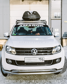 Наклейка полоса "Volkswagen Amarok" на лобовое стекло 145 х 20 см