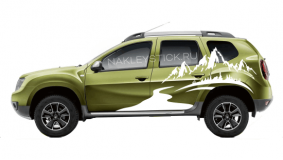 Наклейка "Горы и лес" на левый борт Renault Duster