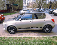 Комплект наклеек акцентных полос на борт автомобиля Шкода Fabia, вид 1