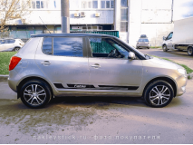 Комплект наклеек акцентных полос на борт автомобиля Шкода Fabia, вид 1