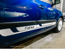 Комплект наклеек акцентных полос на борт автомобиля Шкода Fabia, вид 1