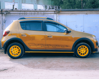 Наклейки "Спортивная графика" на борт Renault, вид 5