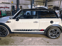 Спортивные полосы на двери Mini Cooper S, вид 6