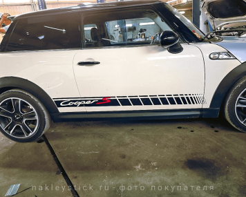 Спортивные полосы на двери Mini Cooper S, вид 6