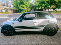 Спортивные полосы на двери Mini Cooper, вид 7