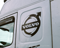 Наклейка эмблема "Volvo" на грузовики серии FH
