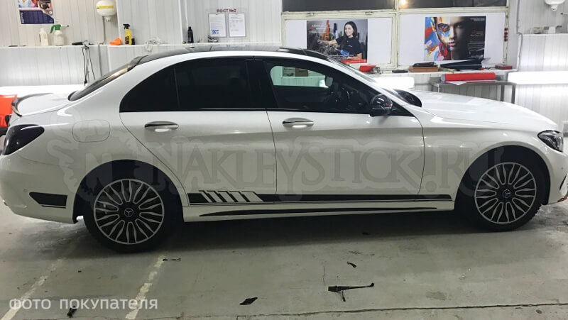 Акцентные полоски наклейки на борт Mercedes-Benz C-class пример 4 Акцентные полоски наклейки на борт Mercedes-Benz C-class пример 4